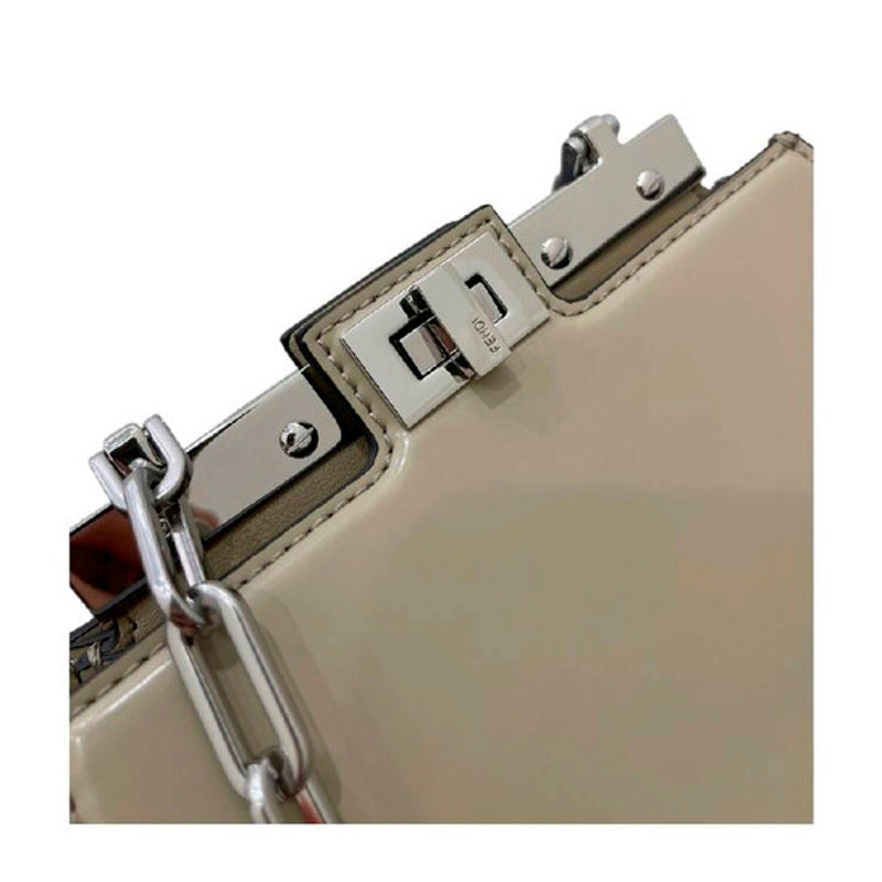 Bolsa Handle Peekaboo ChainLink