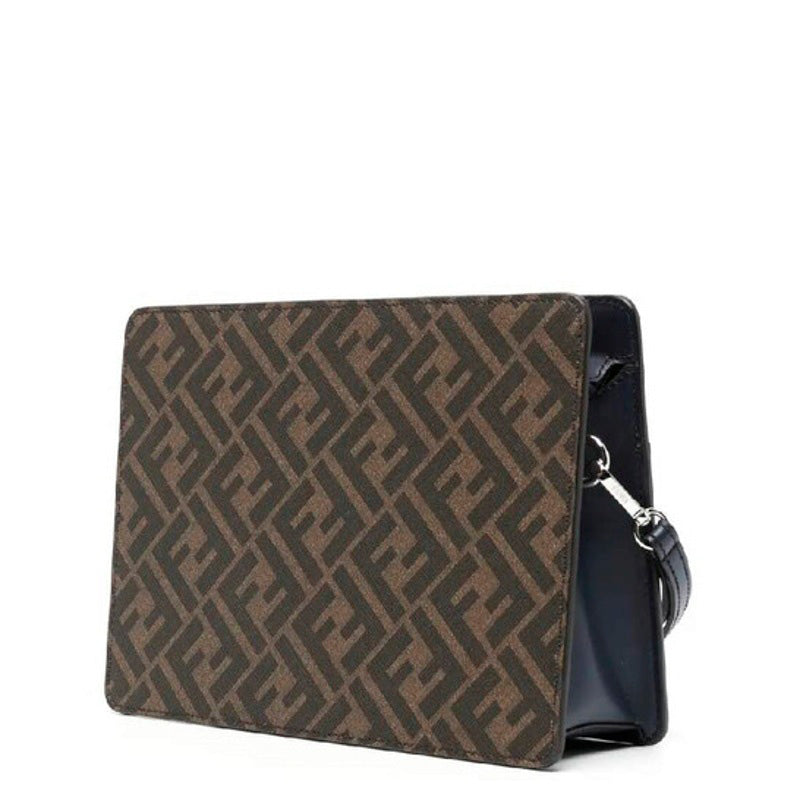 Bolsa Clutch Squared Logo Applique Standing