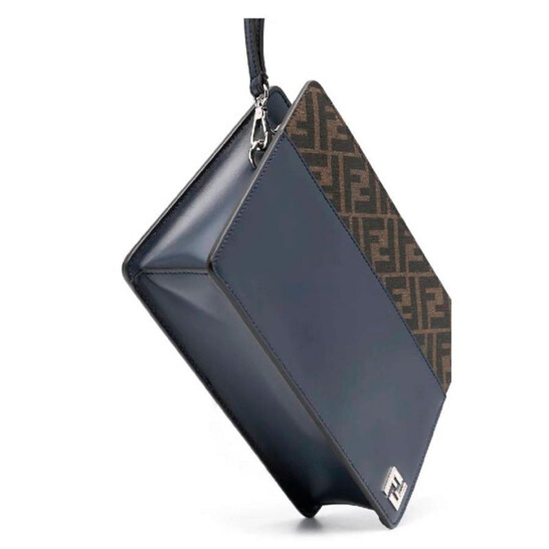 Bolsa Clutch Squared Logo Applique Standing