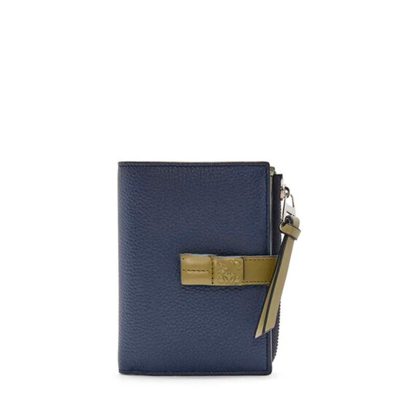 Bolsa Wallet Slim Zip Bifold Compact - Mercado de Luxo - O Maior E-Commerce de Bens, Produtos e Serviços de Luxo do Brasil.