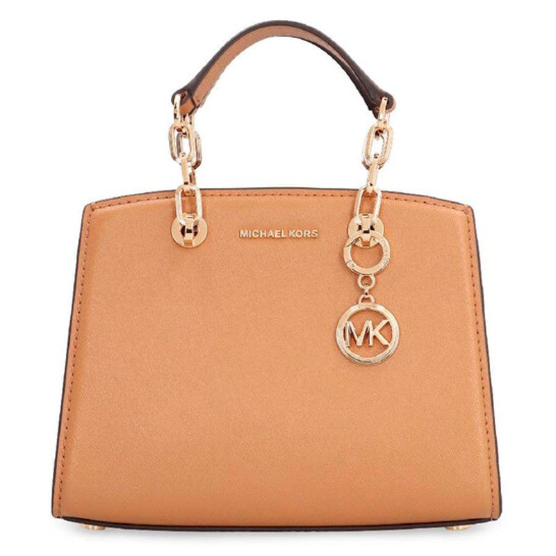 Bolsa Shopper Cynthia LogoCharm - Mercado de Luxo - O Maior E-Commerce de Bens, Produtos e Serviços de Luxo do Brasil.