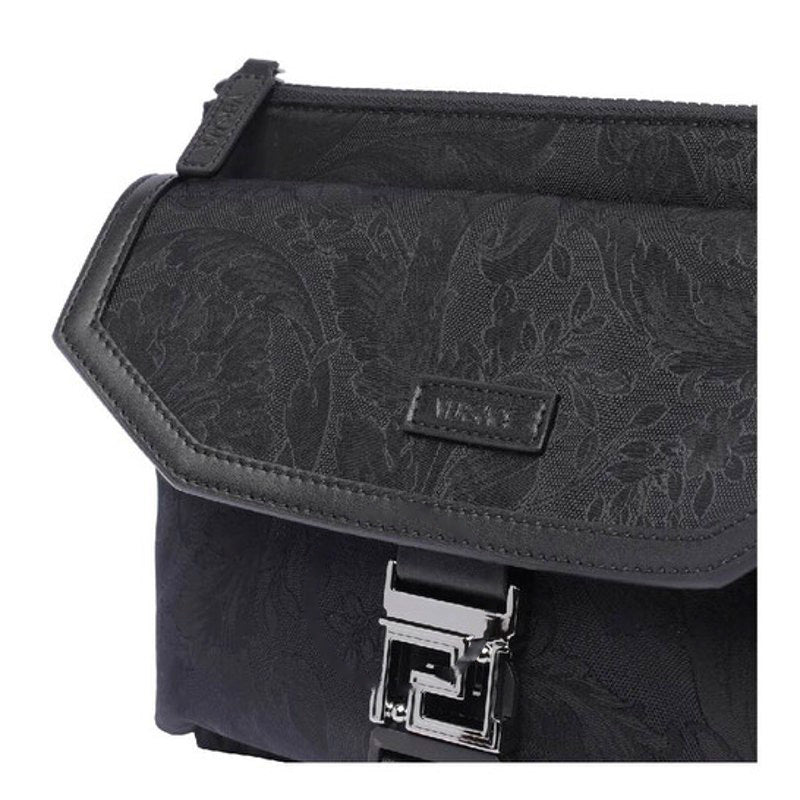Bolsa Clutch Jacquard Pattern Logo Patch