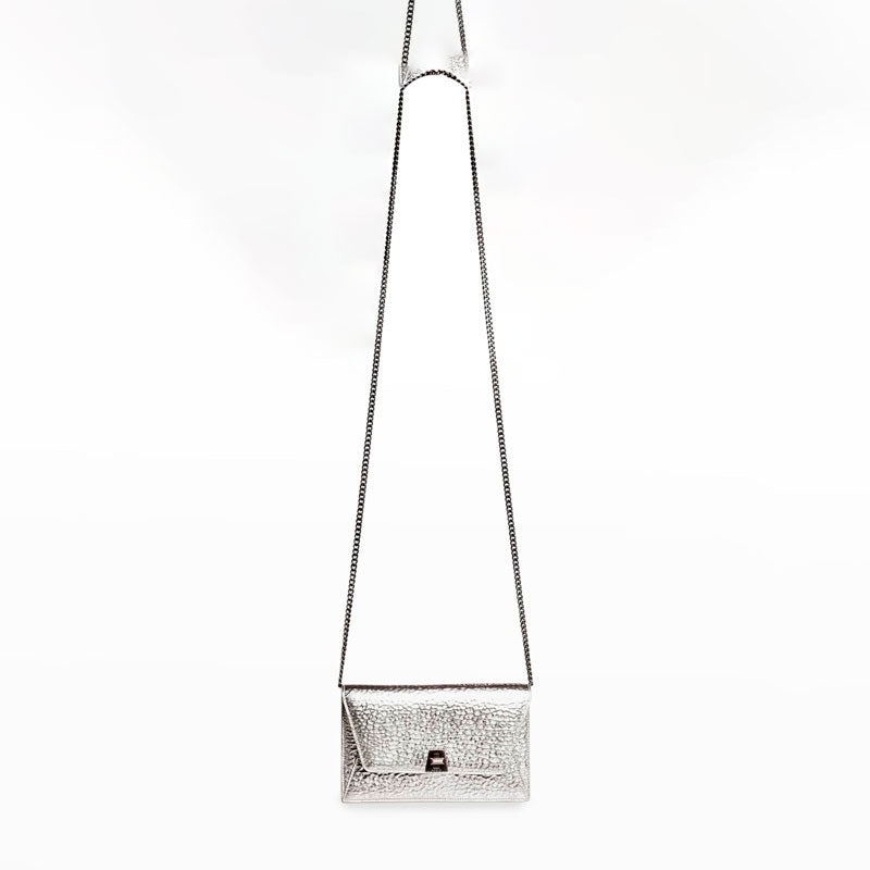 Bolsa Shoulder Anouk Hammered Envelope - Mercado de Luxo - O Maior E-Commerce de Bens, Produtos e Serviços de Luxo do Brasil.