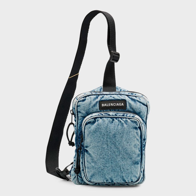 Bolsa Messenger Explorer In Denim - Mercado de Luxo - O Maior E-Commerce de Bens, Produtos e Serviços de Luxo do Brasil.