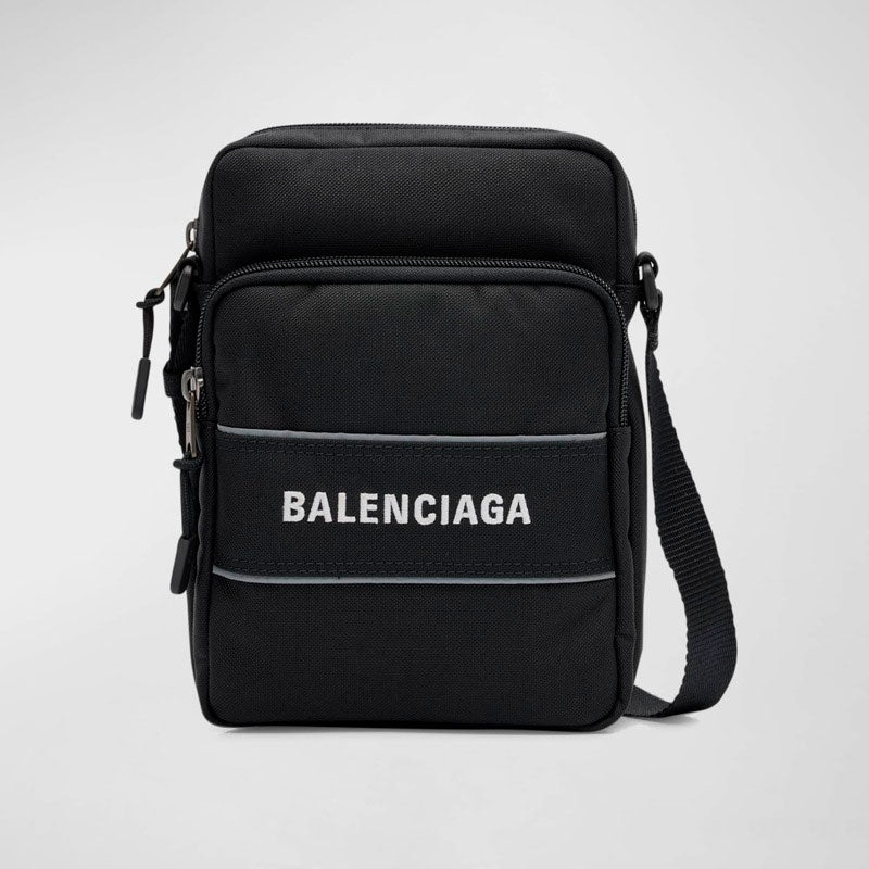 Bolsa Messenger Sport Small - Mercado de Luxo - O Maior E-Commerce de Bens, Produtos e Serviços de Luxo do Brasil.