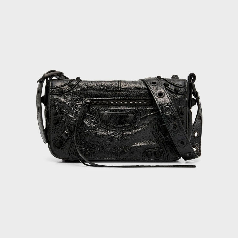 Bolsa Crossbody Le Cagole XS Flap - Mercado de Luxo - O Maior E-Commerce de Bens, Produtos e Serviços de Luxo do Brasil.