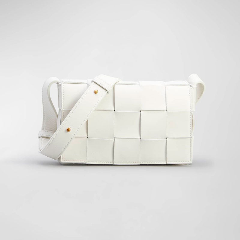 Bolsa Crossbody Small Cassette - Mercado de Luxo - O Maior E-Commerce de Bens, Produtos e Serviços de Luxo do Brasil.