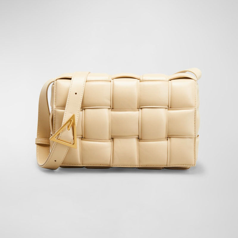 Bolsa Crossbody Padded Cassette - Mercado de Luxo - O Maior E-Commerce de Bens, Produtos e Serviços de Luxo do Brasil.