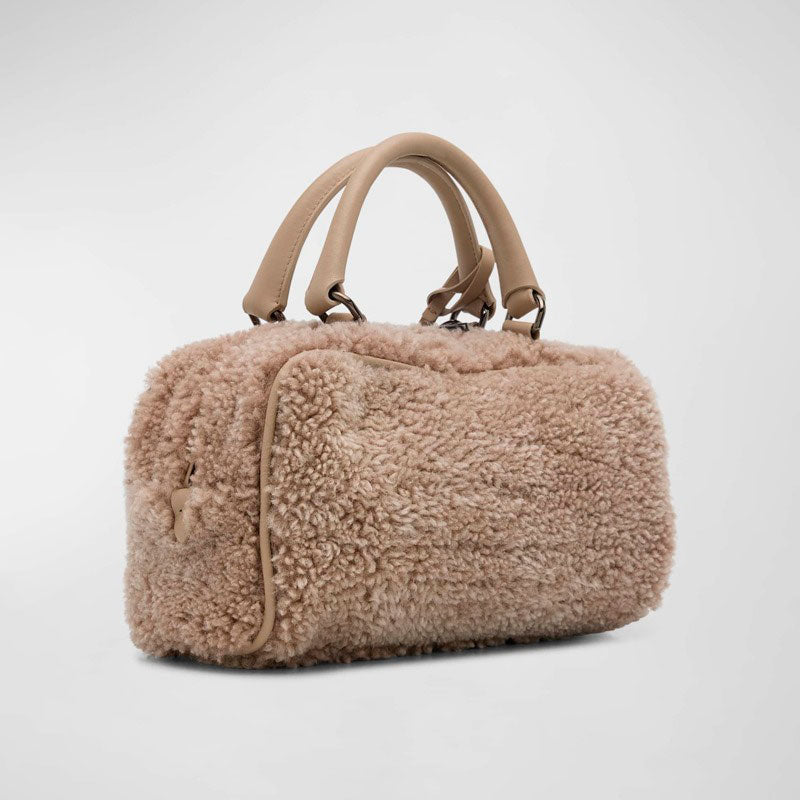 Bolsa Handle Boston Lamb Shearling  - Mercado de Luxo - O Maior E-Commerce de Bens, Produtos e Serviços de Luxo do Brasil.
