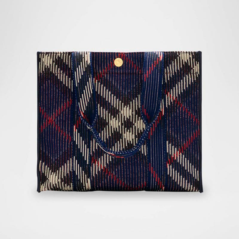 Bolsa Shopper Small Check Knit - Mercado de Luxo - O Maior E-Commerce de Bens, Produtos e Serviços de Luxo do Brasil.