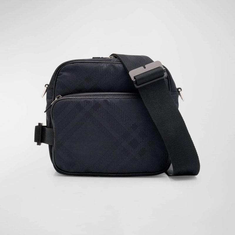 Bolsa Crossbody Check Jacquard - Mercado de Luxo - O Maior E-Commerce de Bens, Produtos e Serviços de Luxo do Brasil.