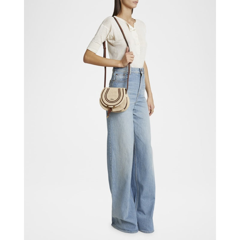 Bolsa Crossbody Marcie Flap Saddle in Raffia Fabric