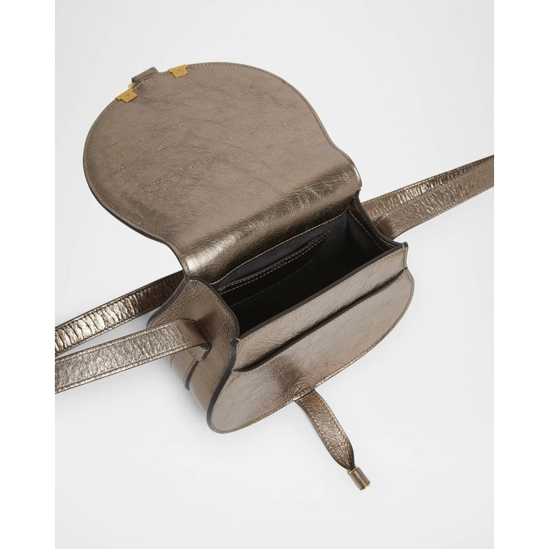 Bolsa Crossbody Marcie Small Saddle in Metallic