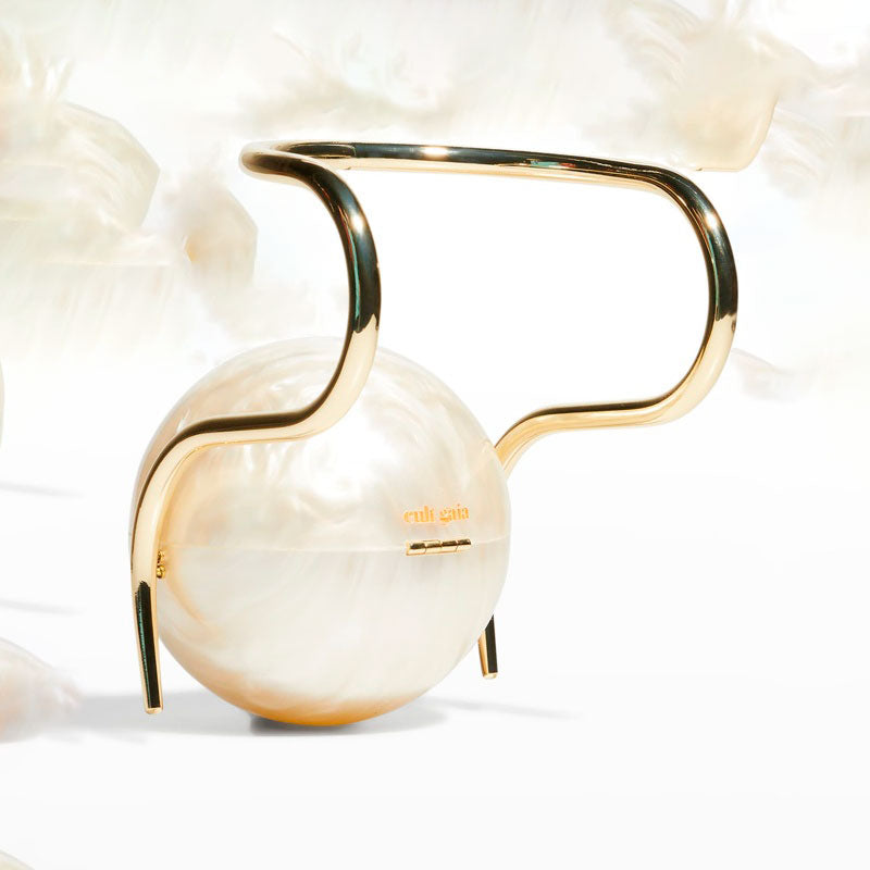Bolsa Handle Pearl Acrylic Metal - Mercado de Luxo - O Maior E-Commerce de Bens, Produtos e Serviços de Luxo do Brasil.