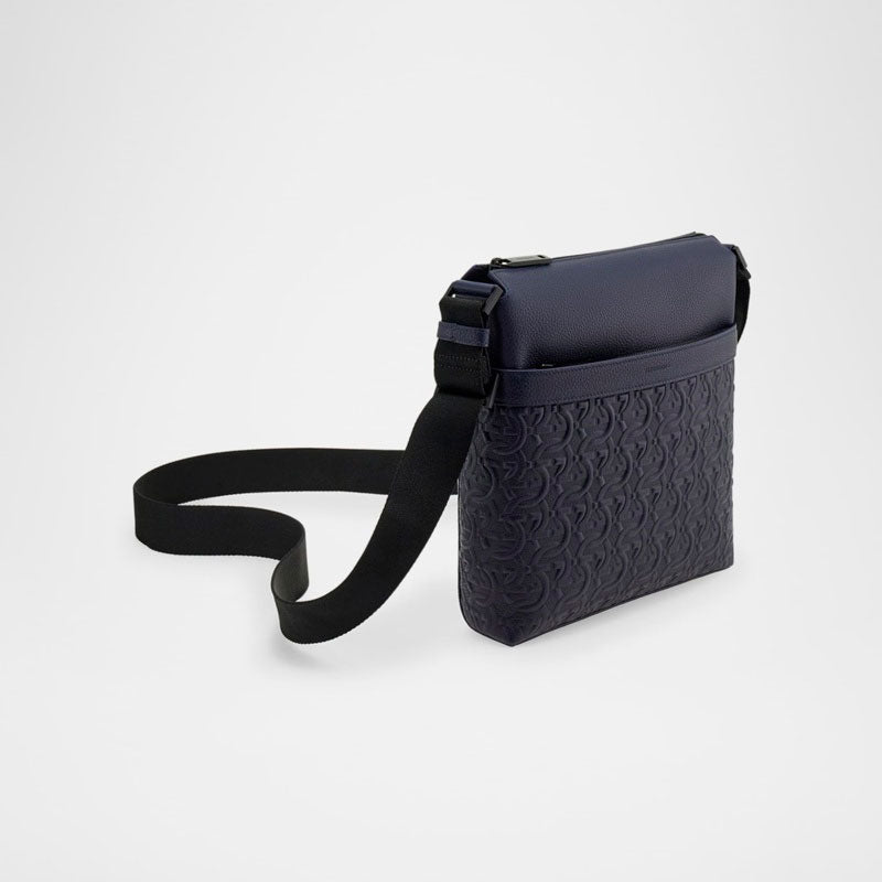 Bolsa Crossbody Gancini Embossed - Mercado de Luxo - O Maior E-Commerce de Bens, Produtos e Serviços de Luxo do Brasil.