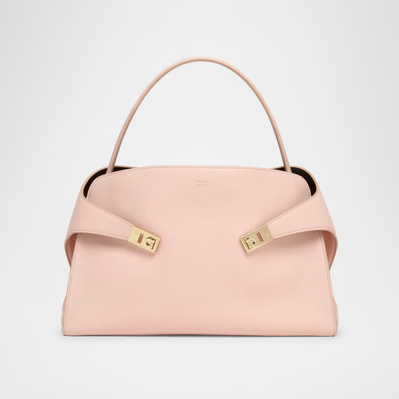 Bolsa Shoulder Medium Hug Soft Bicolor - Mercado de Luxo - O Maior E-Commerce de Bens, Produtos e Serviços de Luxo do Brasil.