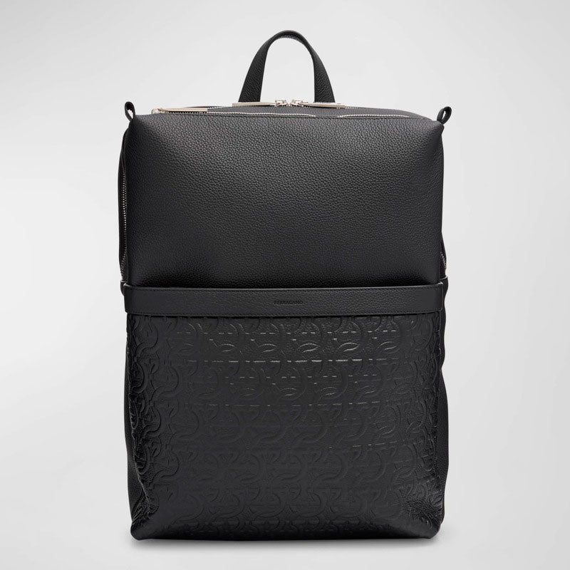 Bolsa Mochila Embossed Gancini - Mercado de Luxo - O Maior E-Commerce de Bens, Produtos e Serviços de Luxo do Brasil.