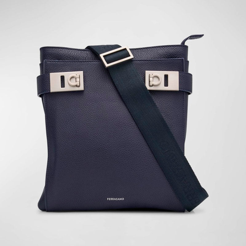 Bolsa Crossbody Twins Gancini-Buckle - Mercado de Luxo - O Maior E-Commerce de Bens, Produtos e Serviços de Luxo do Brasil.