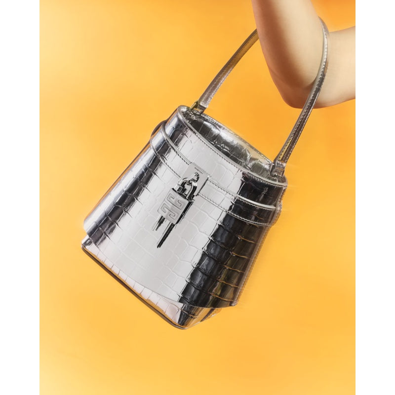 Bolsa Bucket Shark Lock in Metallic Croc-Embossed