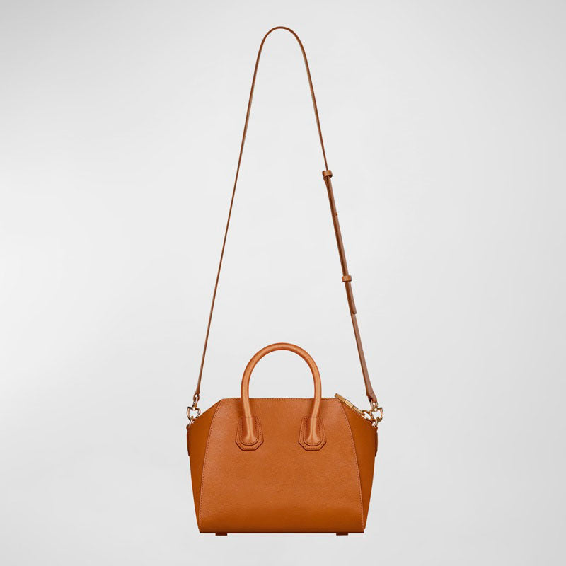 Bolsa Crossbody Antigona Mini  in Shiny Tumbled - Mercado de Luxo - O Maior E-Commerce de Bens, Produtos e Serviços de Luxo do Brasil.