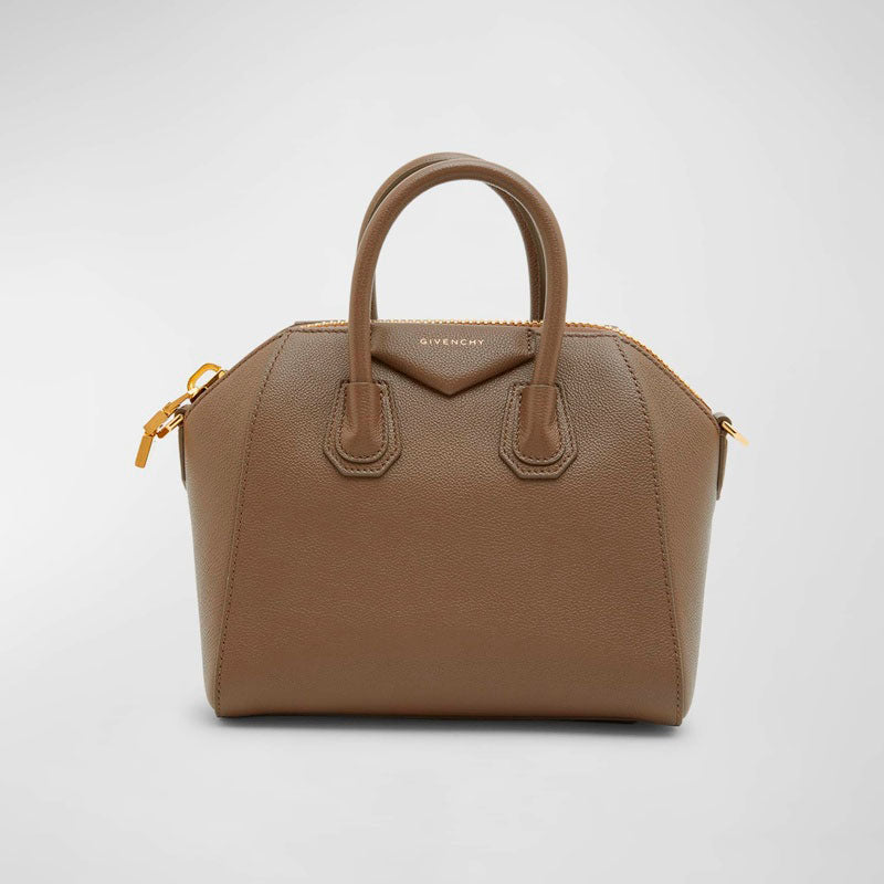 Bolsa Handle Antigona Small  in Grained - Mercado de Luxo - O Maior E-Commerce de Bens, Produtos e Serviços de Luxo do Brasil.