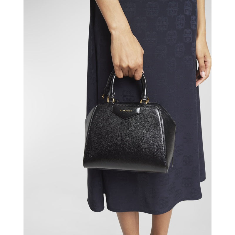 Bolsa Shoulder Antigona Cube Mini  in Shiny Tumbled