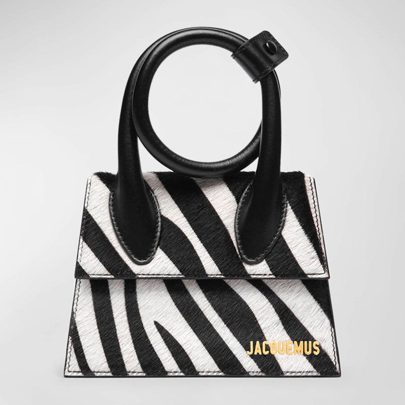 Bolsa Handle Le Chiquito Noeud Zebra Printed  - Mercado de Luxo - O Maior E-Commerce de Bens, Produtos e Serviços de Luxo do Brasil.