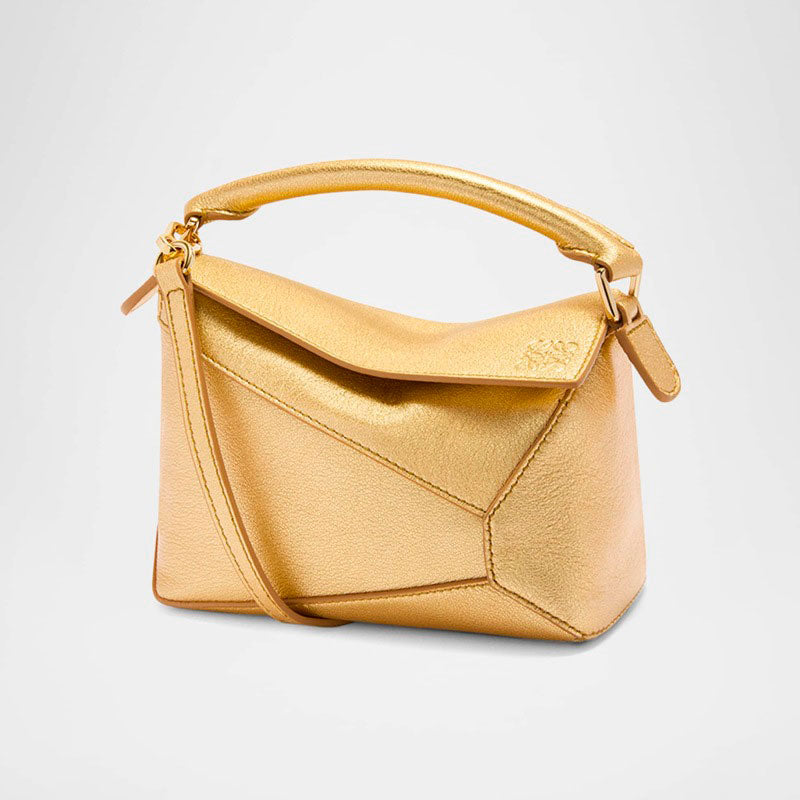 Bolsa Shoulder Puzzle Edge Mini  in Metallic - Mercado de Luxo - O Maior E-Commerce de Bens, Produtos e Serviços de Luxo do Brasil.