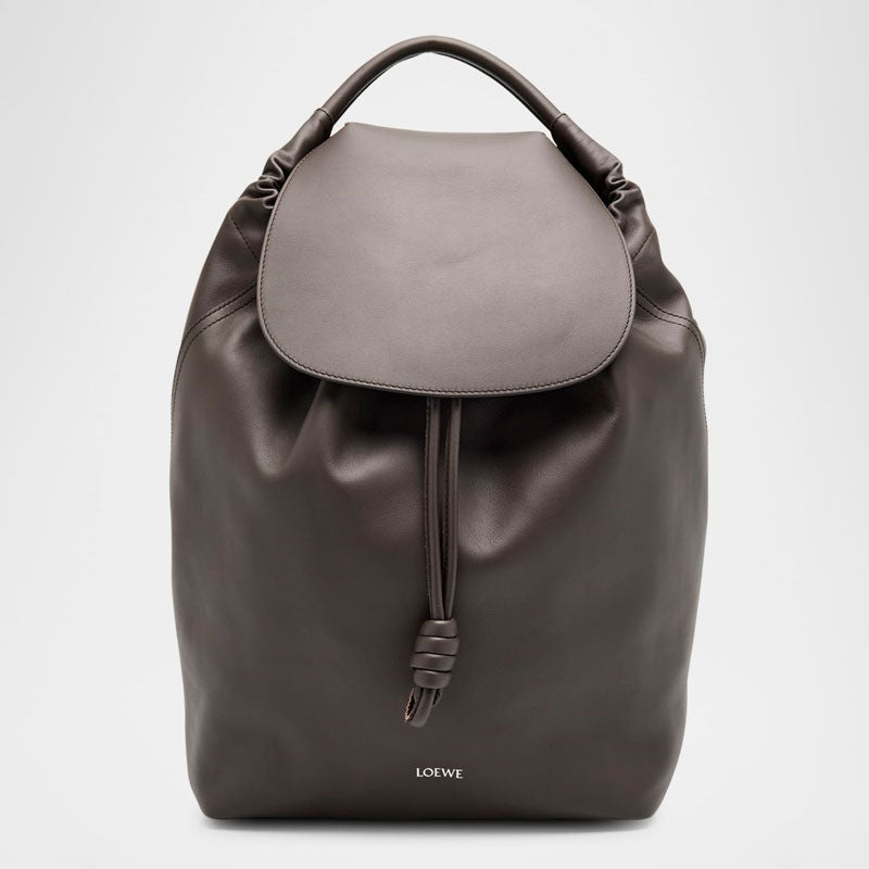 Bolsa Mochila Flamenco Suede - Mercado de Luxo - O Maior E-Commerce de Bens, Produtos e Serviços de Luxo do Brasil.