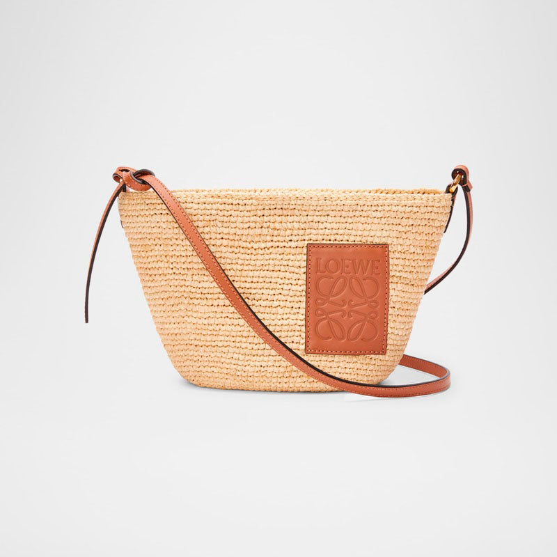 Bolsa Crossbody x Paula's Ibiza Pochette Medium Raffia - Mercado de Luxo - O Maior E-Commerce de Bens, Produtos e Serviços de Luxo do Brasil.