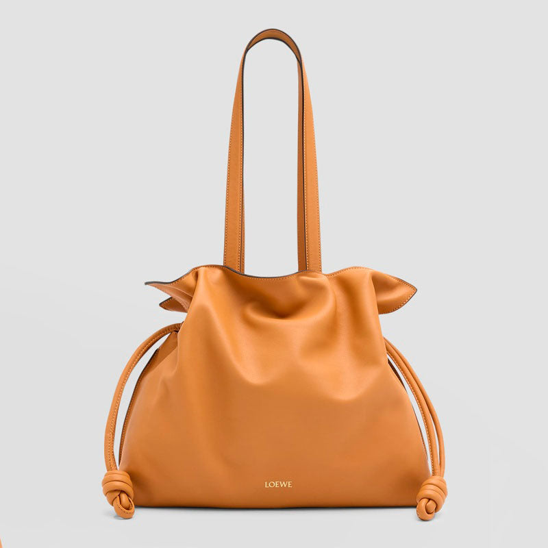 Bolsa Shoulder Flamenco Large in Napa with Golden Foil Anagram - Mercado de Luxo - O Maior E-Commerce de Bens, Produtos e Serviços de Luxo do Brasil.