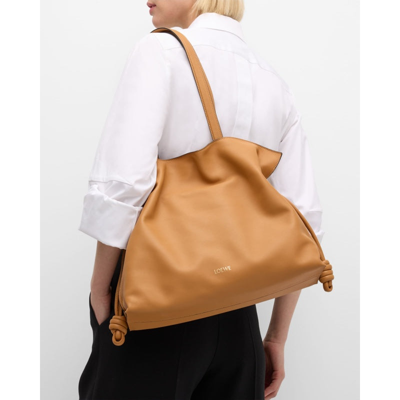 Bolsa Shoulder Flamenco Large in Napa with Golden Foil Anagram