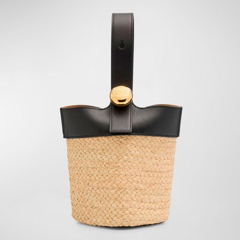 Bolsa Bucket Mini Anagram Pebble Raffia - Mercado de Luxo - O Maior E-Commerce de Bens, Produtos e Serviços de Luxo do Brasil.