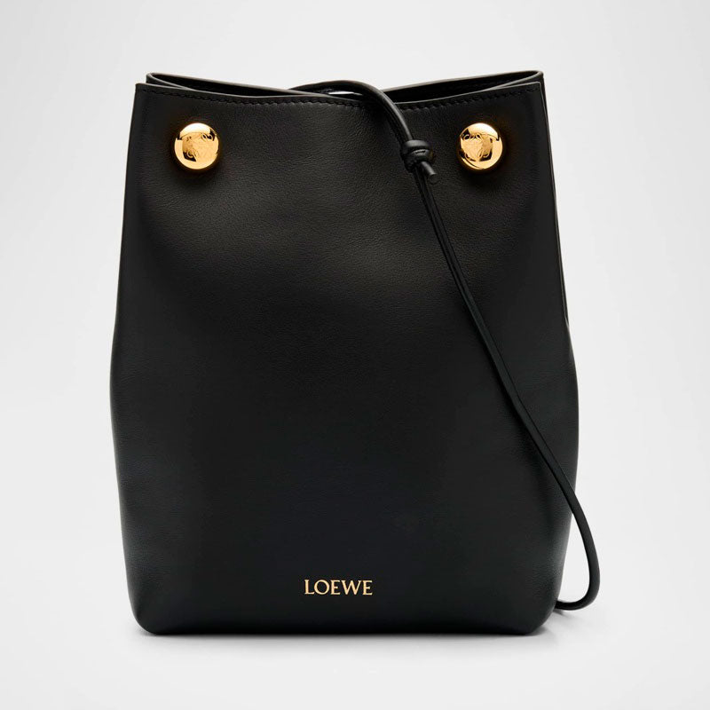 Bolsa Crossbody Pebble Pouch in Calf - Mercado de Luxo - O Maior E-Commerce de Bens, Produtos e Serviços de Luxo do Brasil.
