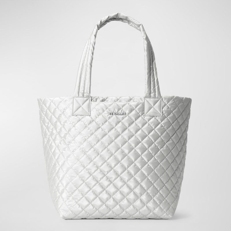 Bolsa Shopper Metro Deluxe Medium Quilted Nylon - Mercado de Luxo - O Maior E-Commerce de Bens, Produtos e Serviços de Luxo do Brasil.