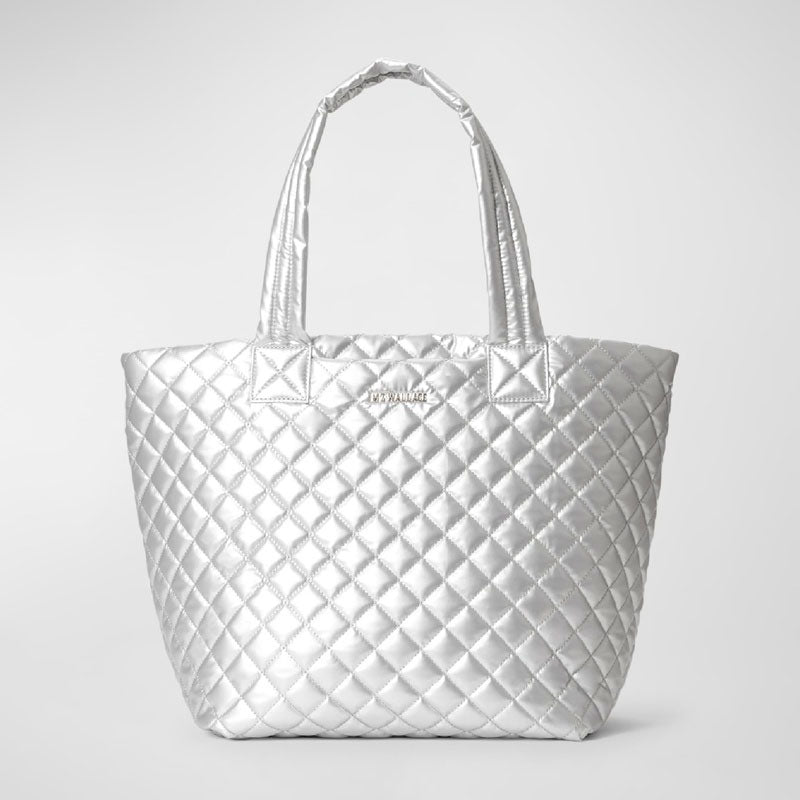 Bolsa Shopper Metro Deluxe Medium Quilted Nylon - Mercado de Luxo - O Maior E-Commerce de Bens, Produtos e Serviços de Luxo do Brasil.