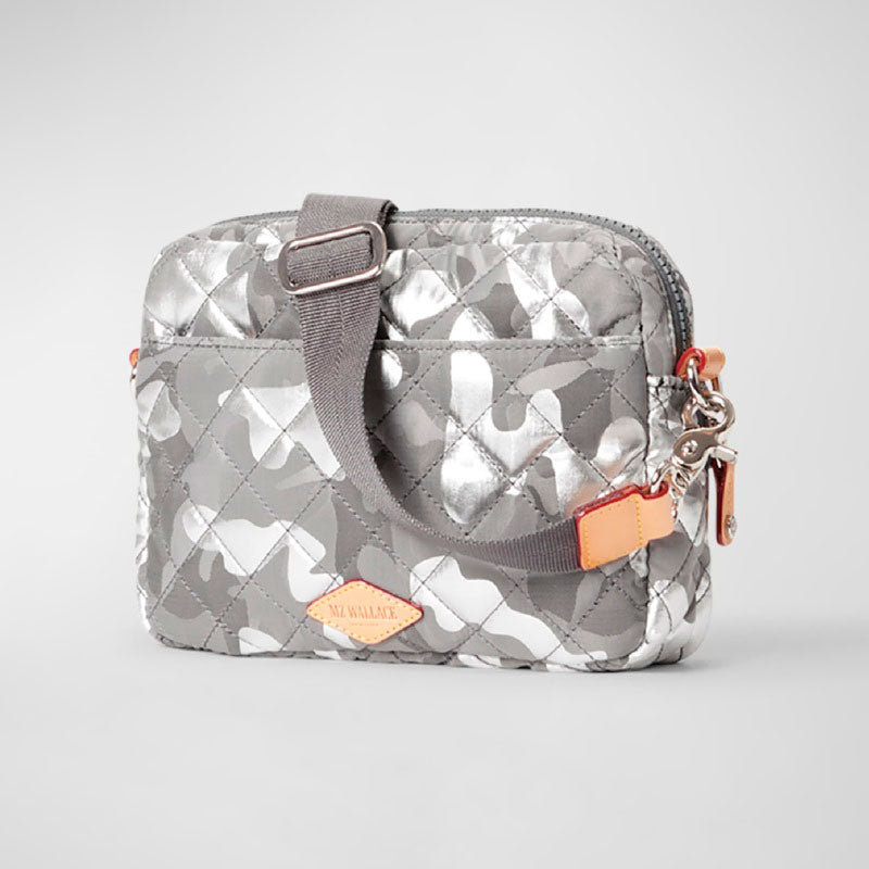 Bolsa Crossbody Metro Small Quilted Camera - Mercado de Luxo - O Maior E-Commerce de Bens, Produtos e Serviços de Luxo do Brasil.