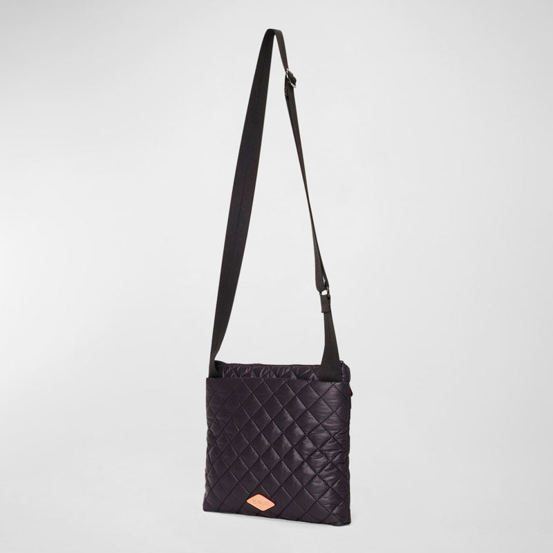 Bolsa Crossbody Metro Quilted Flat - Mercado de Luxo - O Maior E-Commerce de Bens, Produtos e Serviços de Luxo do Brasil.