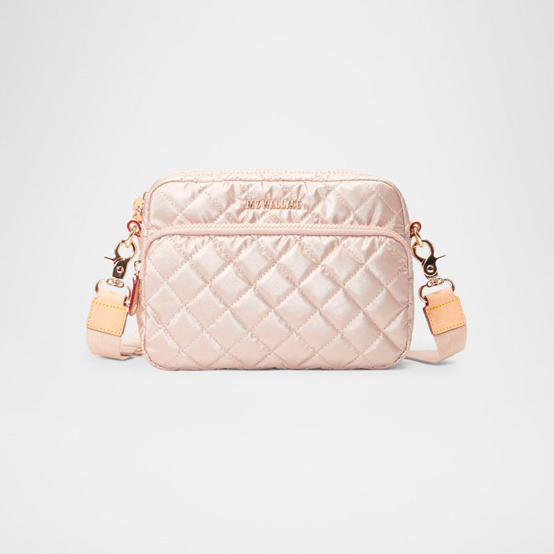 Bolsa Crossbody Metro Small Quilted Camera - Mercado de Luxo - O Maior E-Commerce de Bens, Produtos e Serviços de Luxo do Brasil.