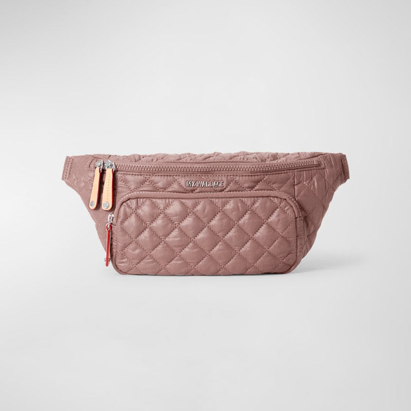 Bolsa Crossbody Metro Sling Quilted Nylon - Mercado de Luxo - O Maior E-Commerce de Bens, Produtos e Serviços de Luxo do Brasil.
