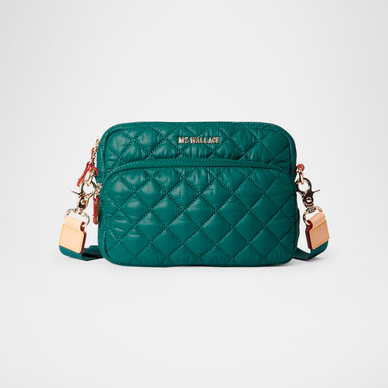 Bolsa Crossbody Metro Small Quilted Camera - Mercado de Luxo - O Maior E-Commerce de Bens, Produtos e Serviços de Luxo do Brasil.