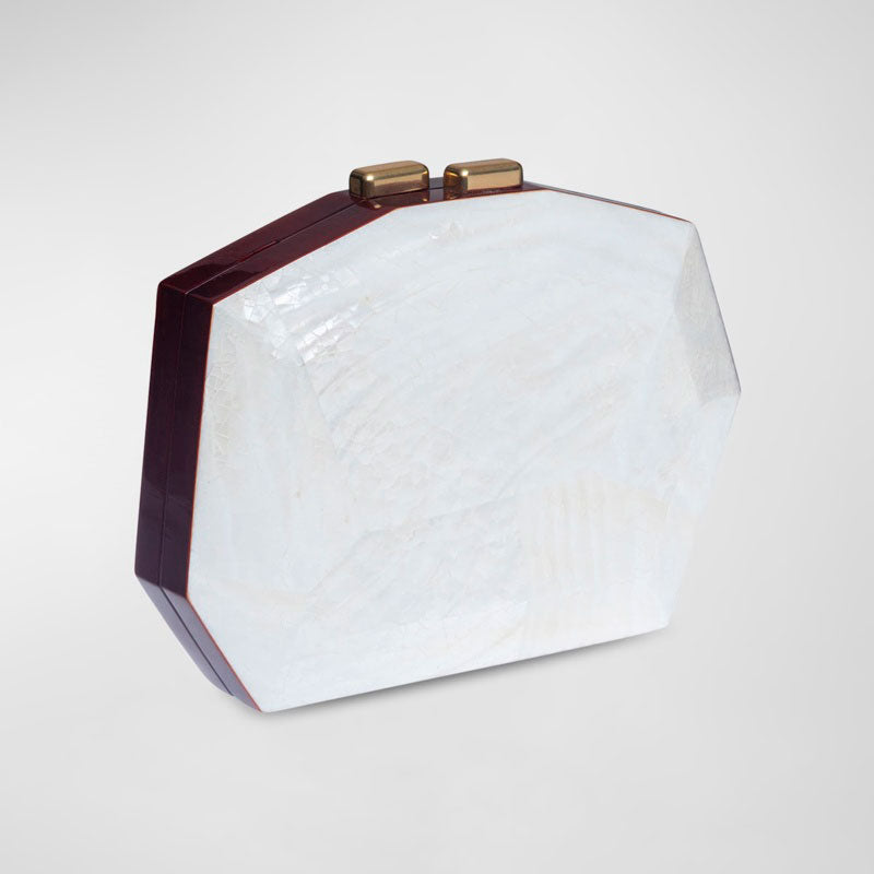 Bolsa Clutch Meagan Shell - Mercado de Luxo - O Maior E-Commerce de Bens, Produtos e Serviços de Luxo do Brasil.