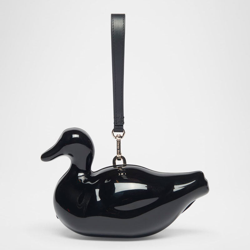 Bolsa Handle Duck Patent Wristlet - Mercado de Luxo - O Maior E-Commerce de Bens, Produtos e Serviços de Luxo do Brasil.