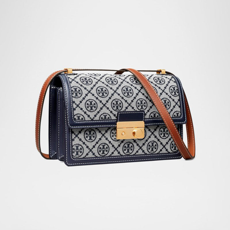 Bolsa Shoulder T Monogram Flap Canvas - Mercado de Luxo - O Maior E-Commerce de Bens, Produtos e Serviços de Luxo do Brasil.