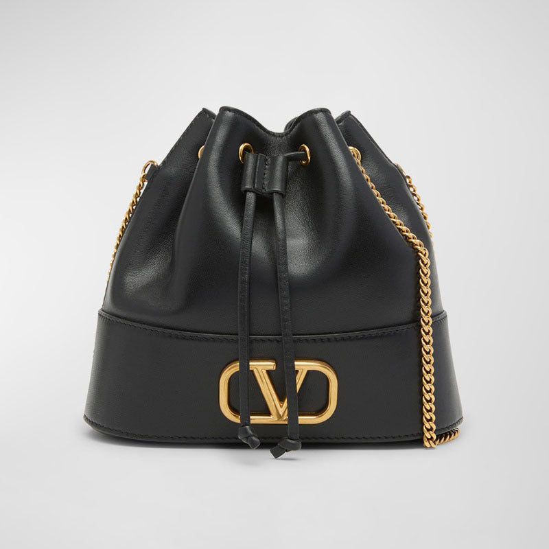 Bolsa Clutch VLOGO Drawstring Chain - Mercado de Luxo - O Maior E-Commerce de Bens, Produtos e Serviços de Luxo do Brasil.