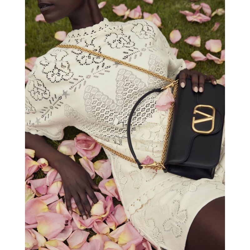 Bolsa Shoulder VLogo Lambskin