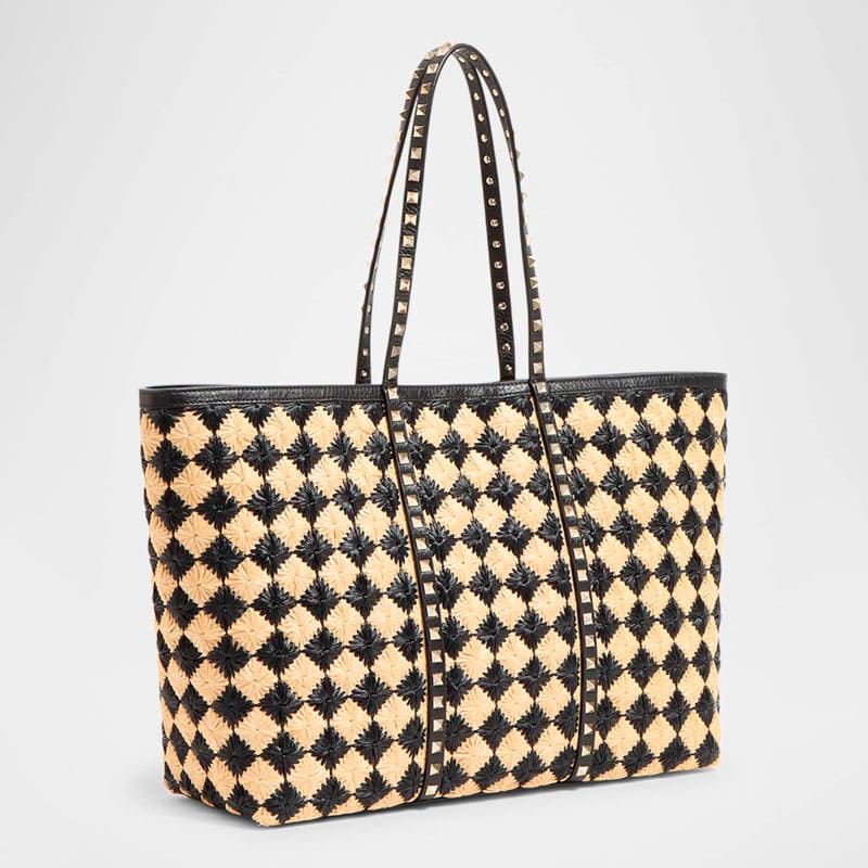 Bolsa Shopper Rockstud Embroidered Raffia - Mercado de Luxo - O Maior E-Commerce de Bens, Produtos e Serviços de Luxo do Brasil.