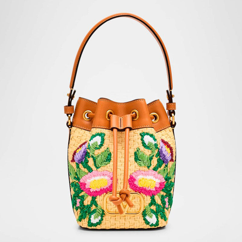 Bolsa Beach VLOGO Signature Mini Drawstring Flower - Mercado de Luxo - O Maior E-Commerce de Bens, Produtos e Serviços de Luxo do Brasil.