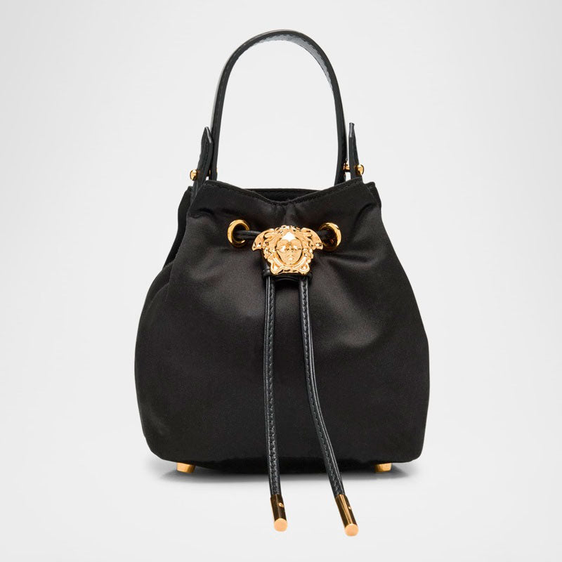 Bolsa Bucket La Medusa Drawstring Satin - Mercado de Luxo - O Maior E-Commerce de Bens, Produtos e Serviços de Luxo do Brasil.