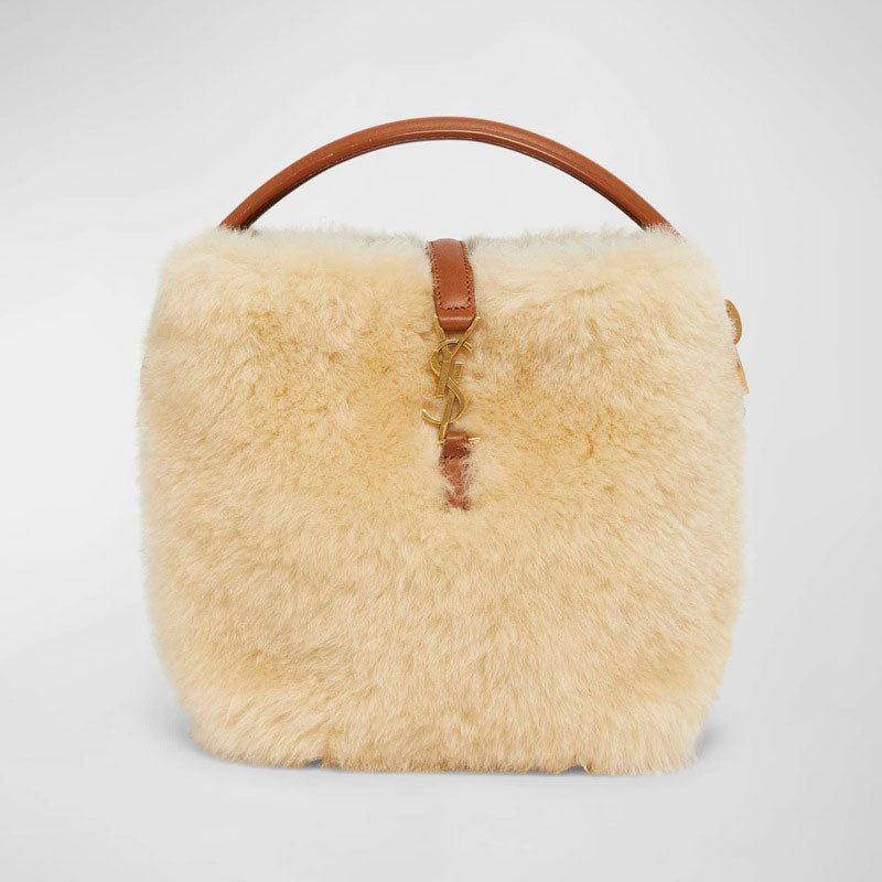 Bolsa Bucket Le 37 Mini YSL in Lamb Shearling Fur - Mercado de Luxo - O Maior E-Commerce de Bens, Produtos e Serviços de Luxo do Brasil.